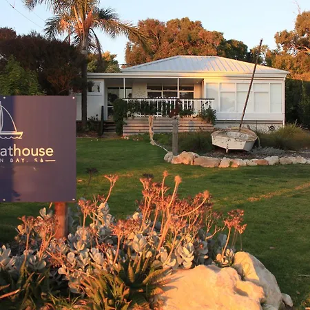 The Boathouse, A Place To Unwind & Explore Clayton Bay Exterior photo