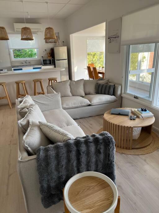 The Boathouse, A Place To Unwind & Explore Holiday home